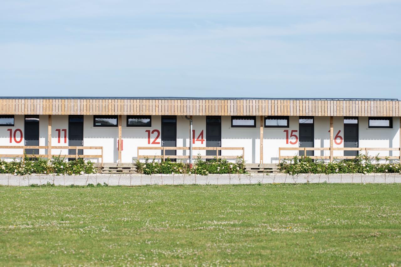 Logis Hotel & Restaurant De L'Aerodrome De La Baie De Somme Buigny-Saint-Maclou Exterior foto